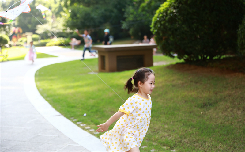 喜迎開(kāi)學(xué)季 領(lǐng)跑新學(xué)期丨華地好生活集團(tuán)暖心相伴，助夢(mèng)成長(zhǎng)